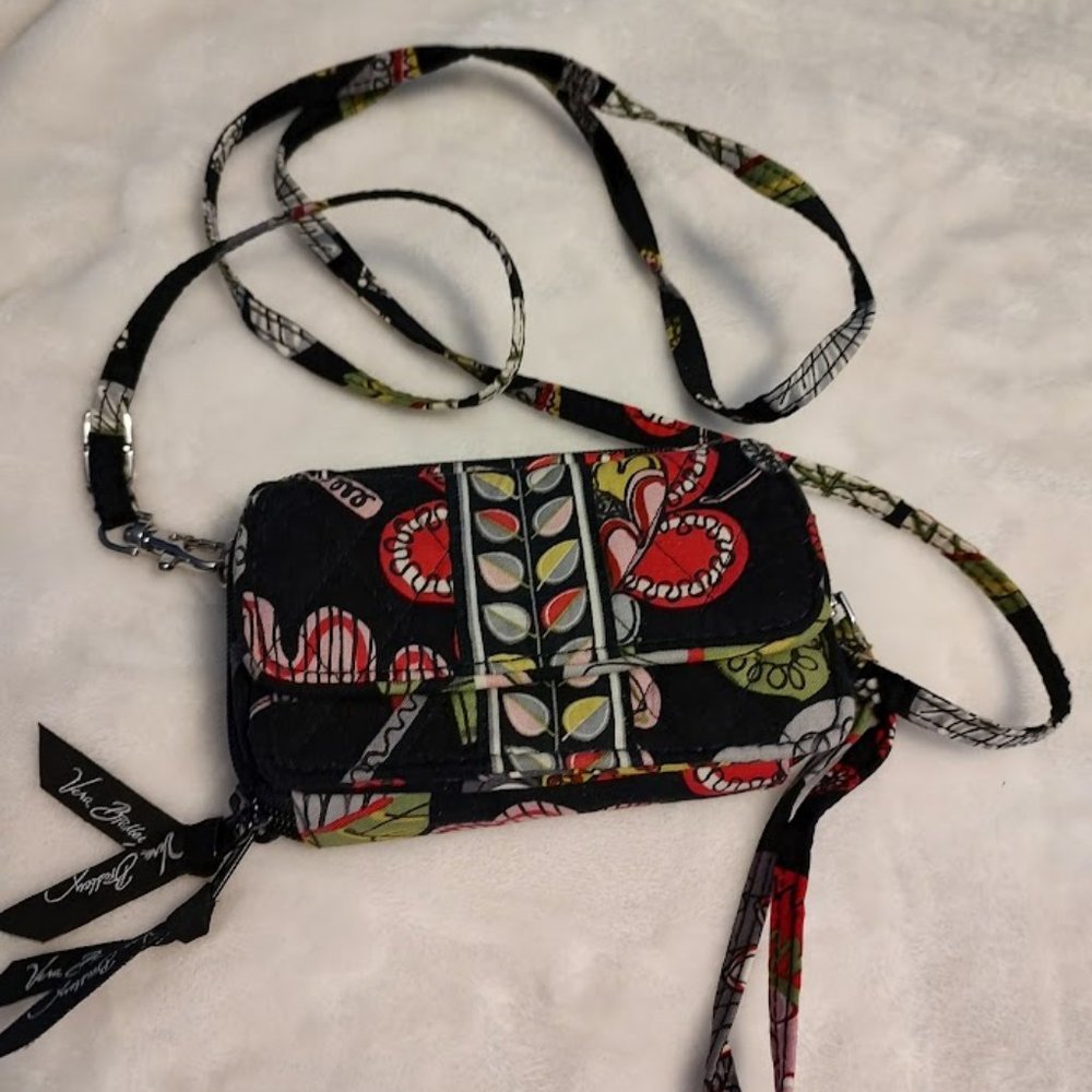VERA BRADLEY All-in-One Crossbody/wristlet bag/wallet NWOT